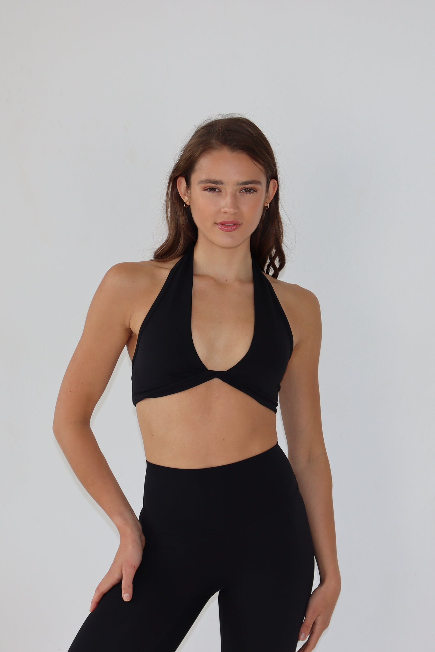 Freedom Twist Sports Bra - Black