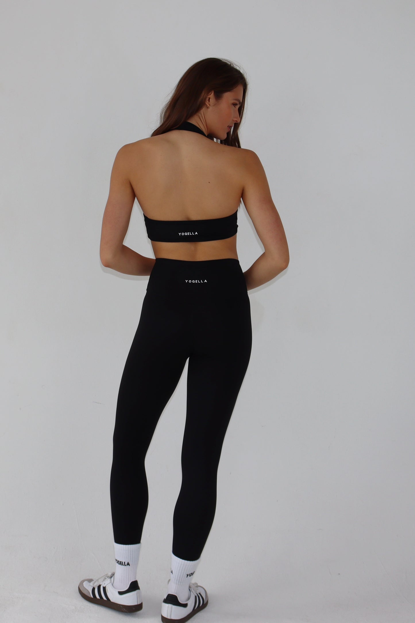 Freedom Twist Sports Bra - Black