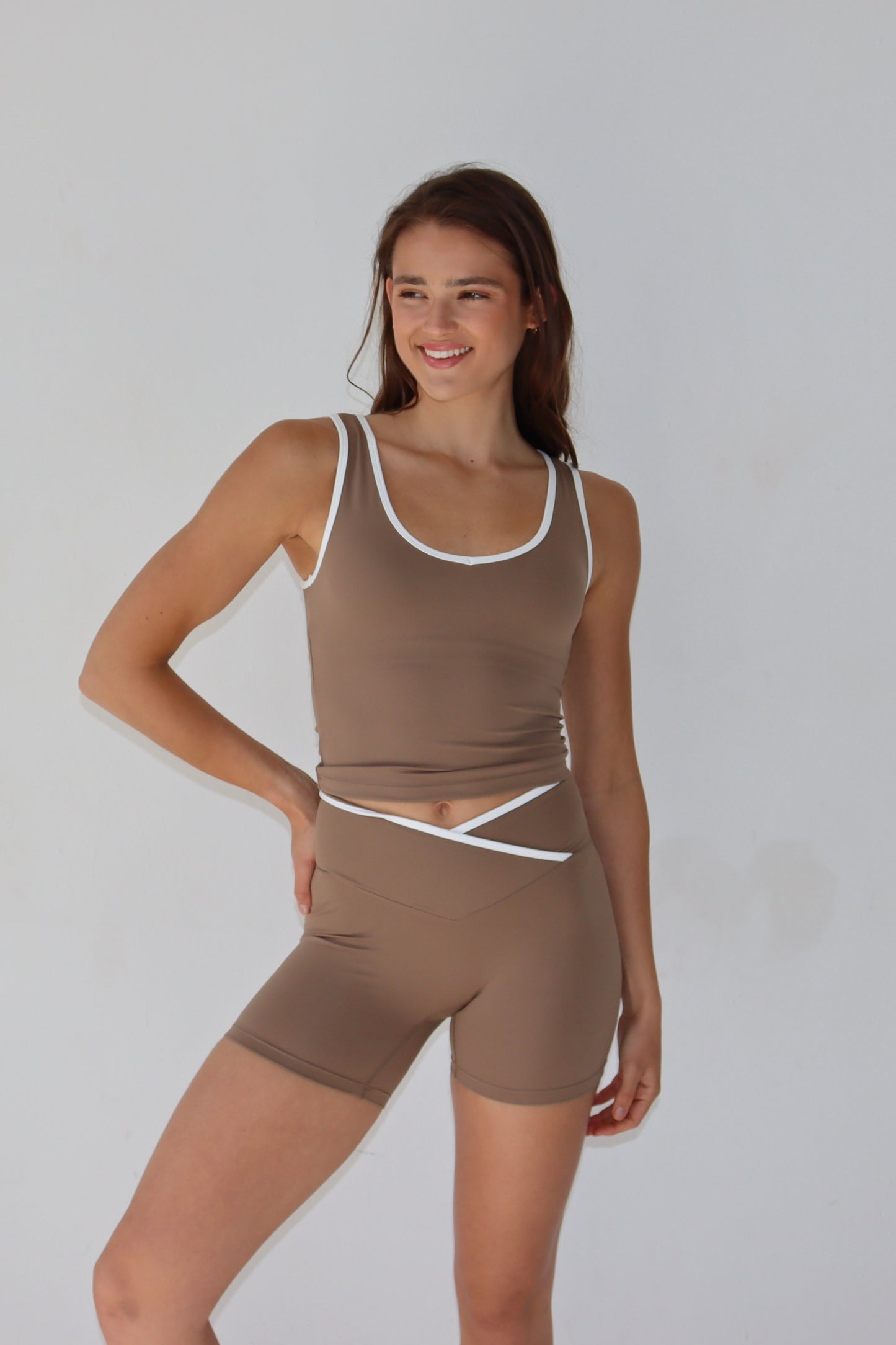 Freedom Longline Piping Sports Bra - Caramel
