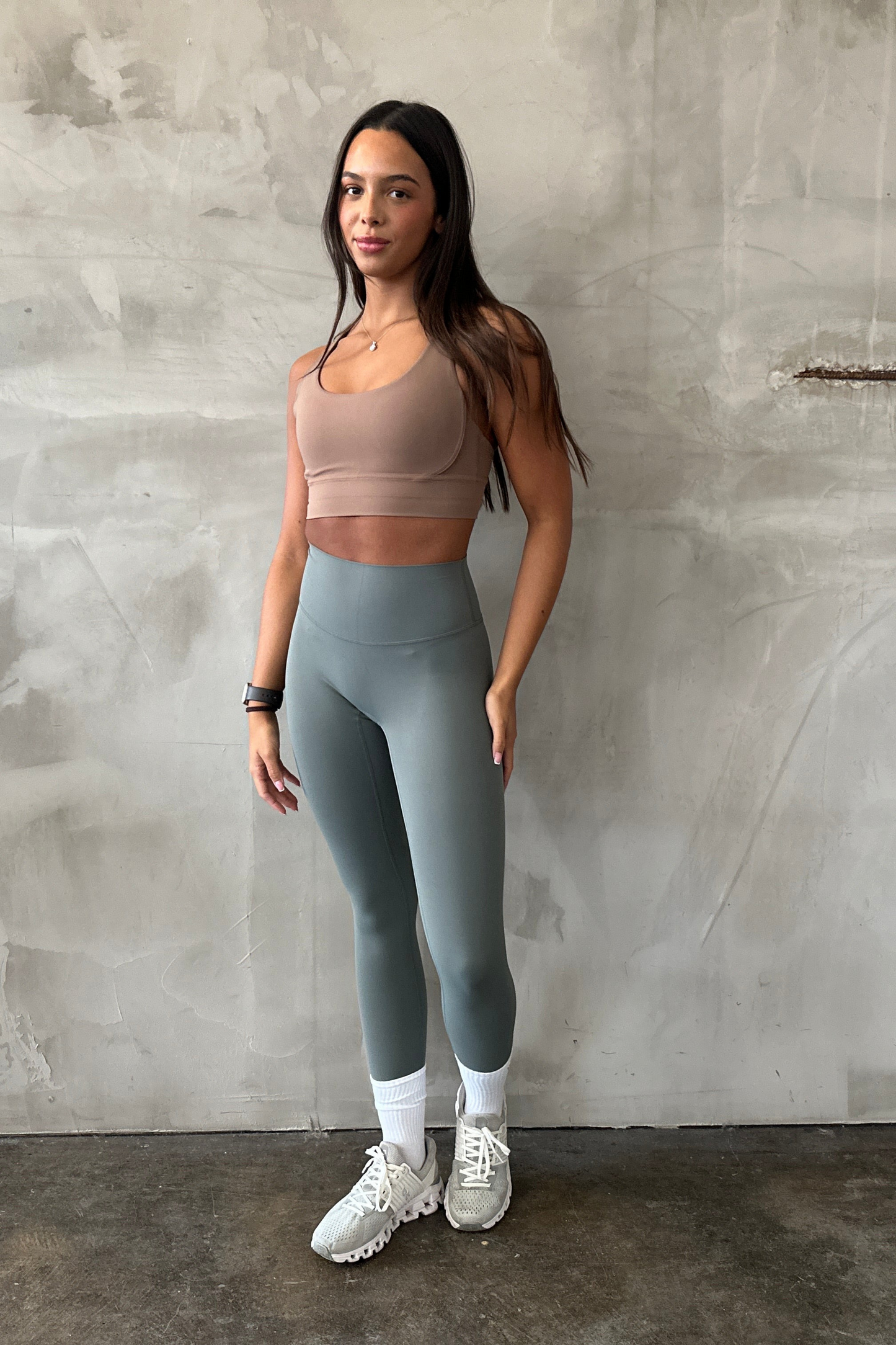 Freedom Crossback Sports Bra - Mocha